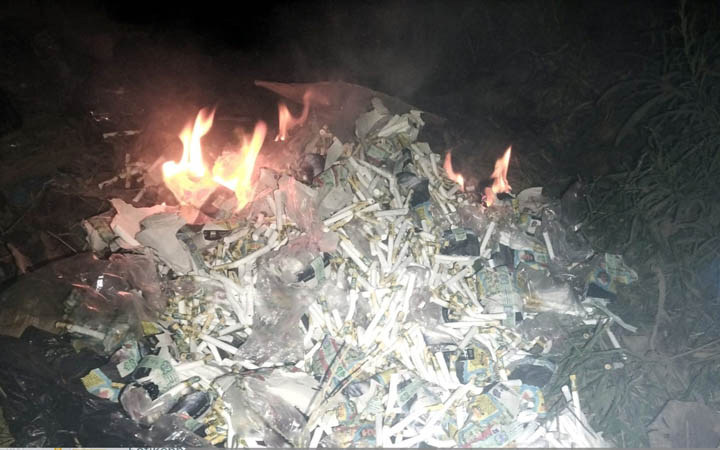 ফটিকছড়িতে নকল ব্যান্ডরোলযুক্ত আকিজ বিড়ি জব্দ